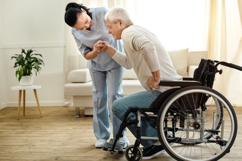 Benefits of Providing Excellent Caregiver Benefits: Ensuring High-Quality Care for Your Loved One