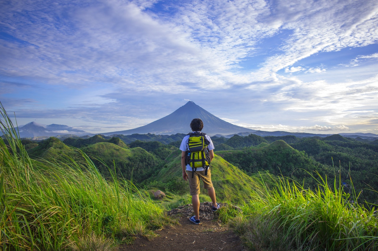 “Hey Joe!” Foreigners Living in and Vlogging about the Philippines